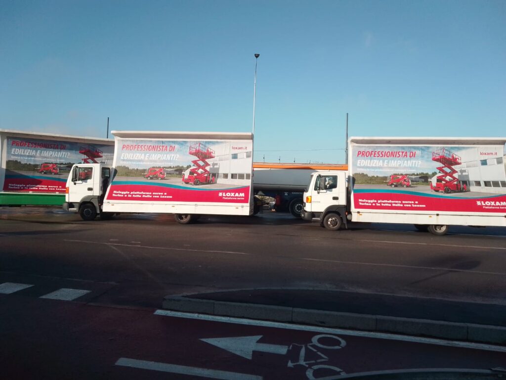 noleggio camion vela itinerante sosta manifesti