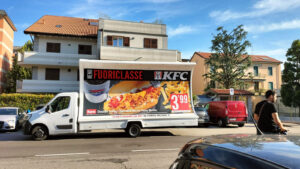 camion vela pubblicità dinamica